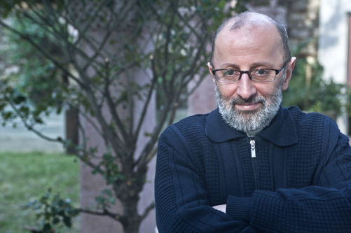 Patrikhane tarafından ruhani rütbesinden tardedilen Zakeos Ohanyan'dan açıklama: Tek çürük domates ben miyim?